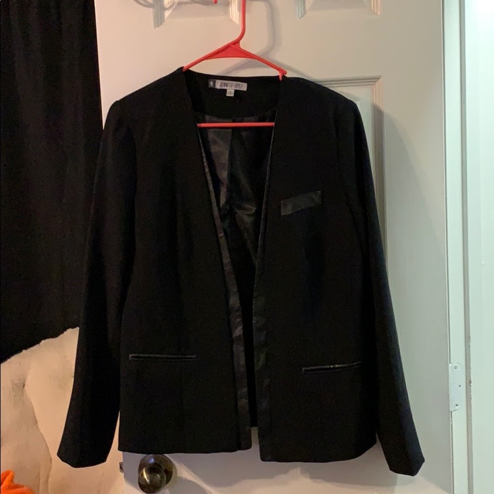 Jennifer Lopez tuxedo suit jacket